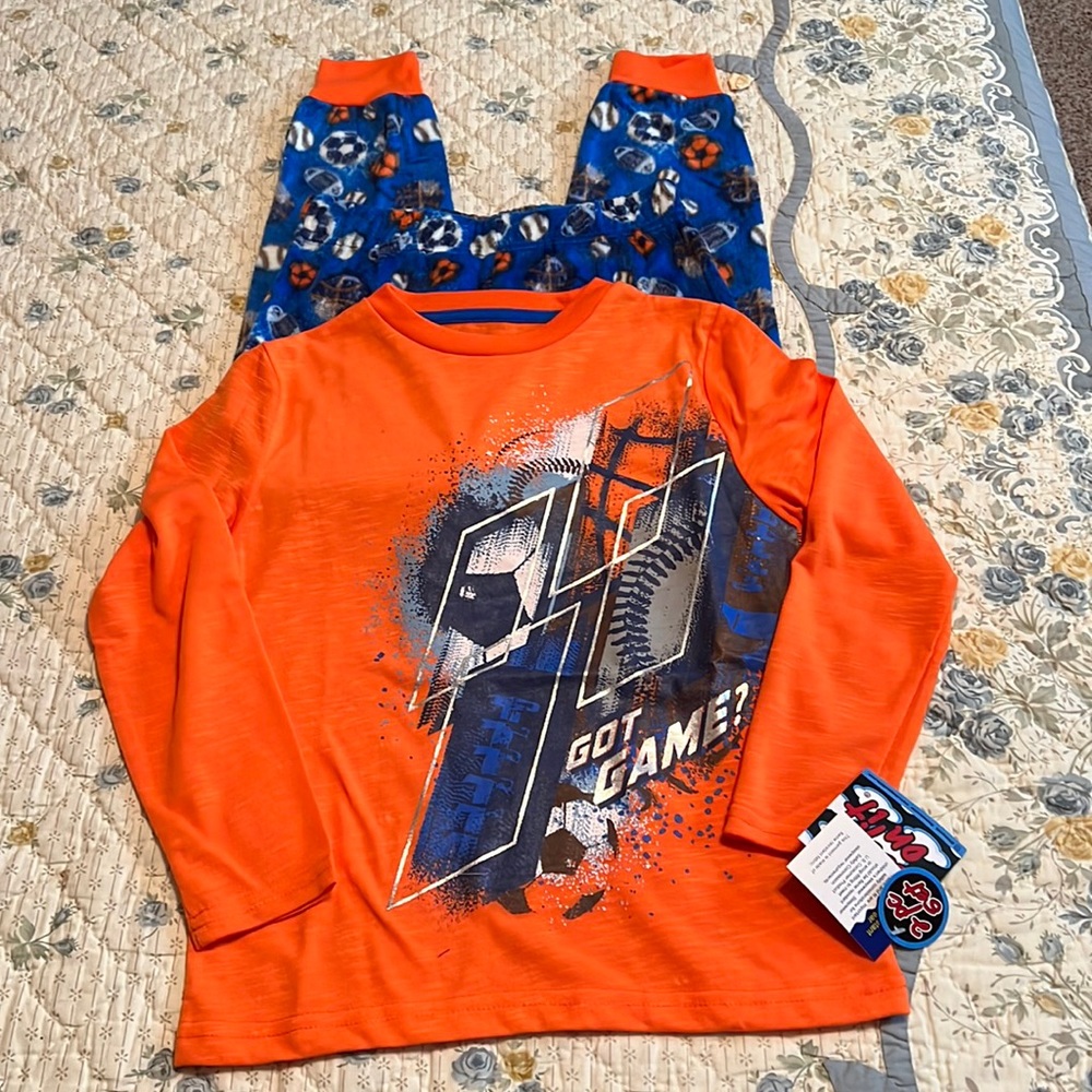 SLEEP ON IT BOYS PAJAMAS…SZ S (6-7)…SOFT TOP WITH FLANNEL CUFFED BOTTOMS!!! NWT